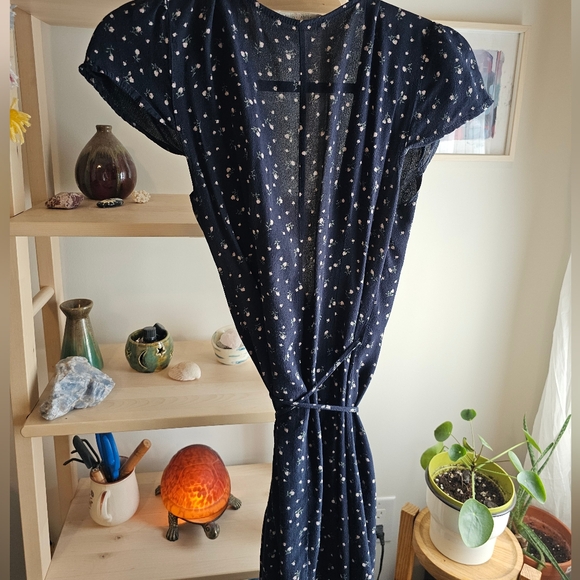 Brandy Melville Robbie Floral Wrap mini dress navy - Picture 4 of 5